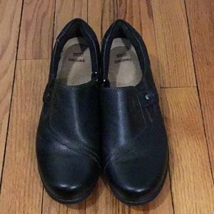 7W Earth Origins black slip-ons